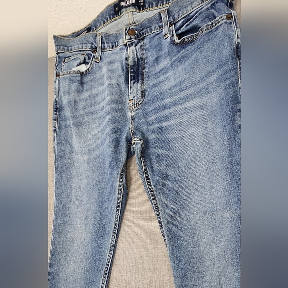 Hollister Slim Straight Epic Flex Medium Wash Jeans. 34×32 - Picture 2 of 8